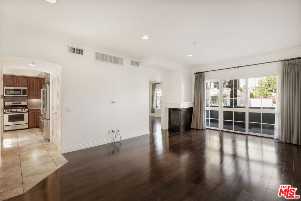 851 N San Vicente Boulevard - Photo 2