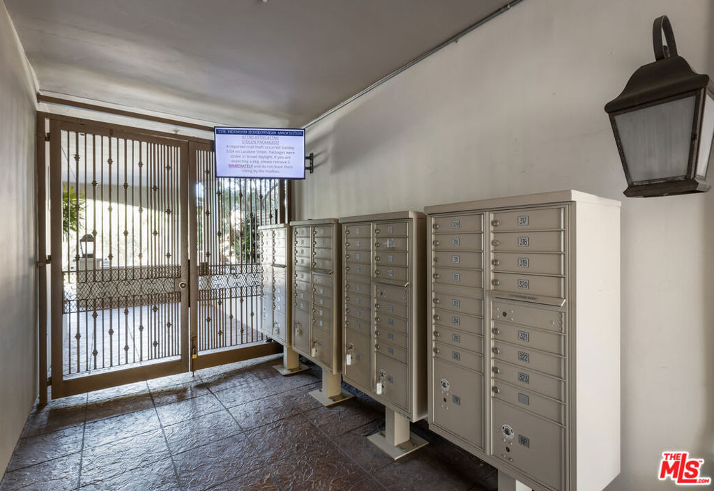 851 N San Vicente Boulevard - Photo 27