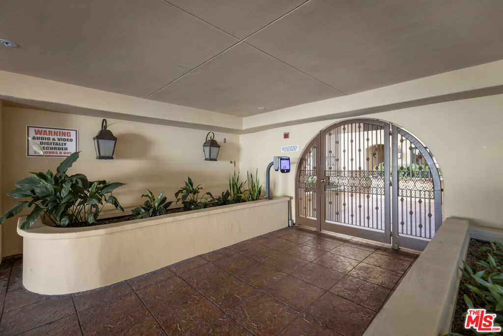 851 N San Vicente Boulevard - Photo 25