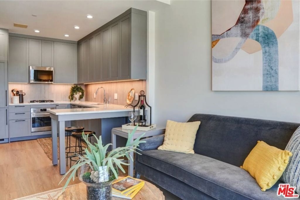 5768 W 3rd Street - Photo 4