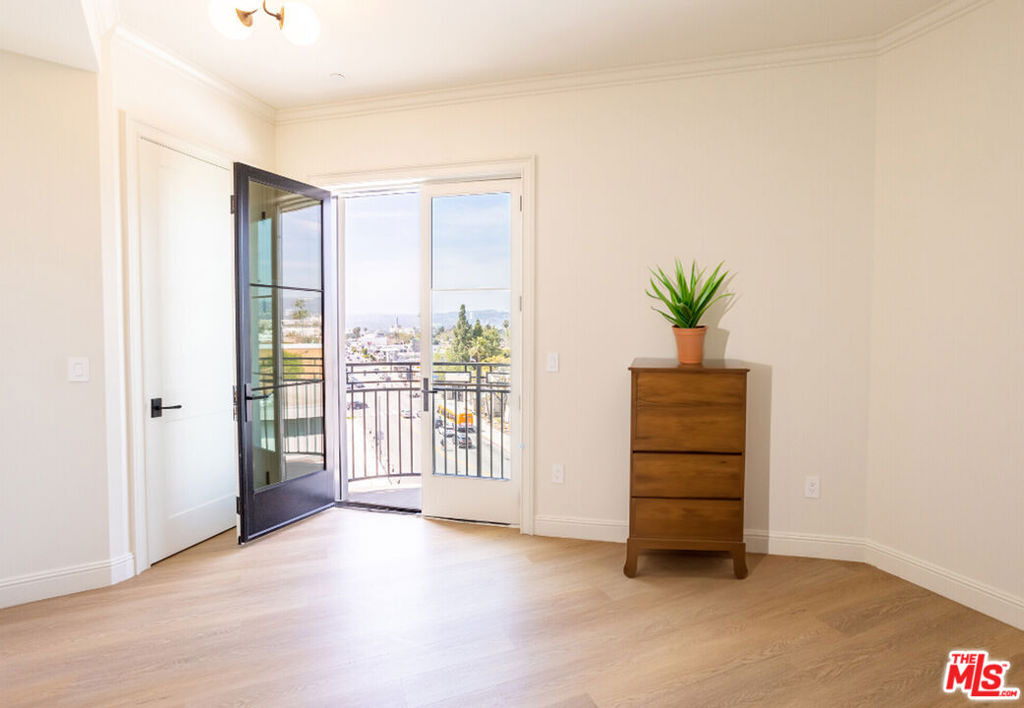 5768 W 3rd Street - Photo 12