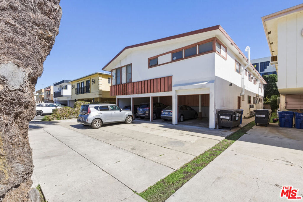 1058 Wooster - Photo 1