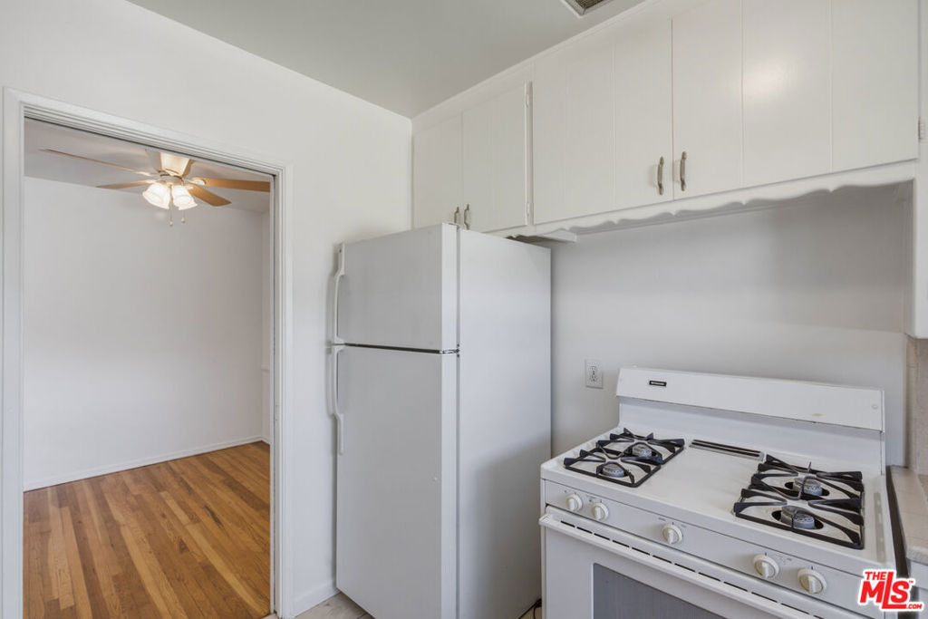 1058 Wooster - Photo 9