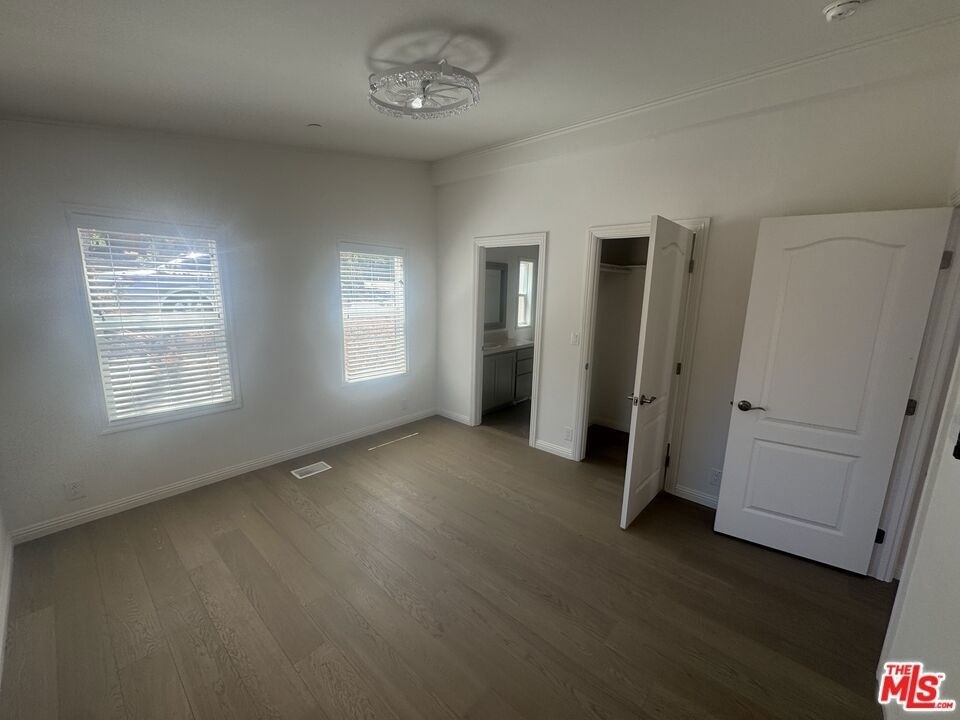 1336 La Crescenta Drive - Photo 4