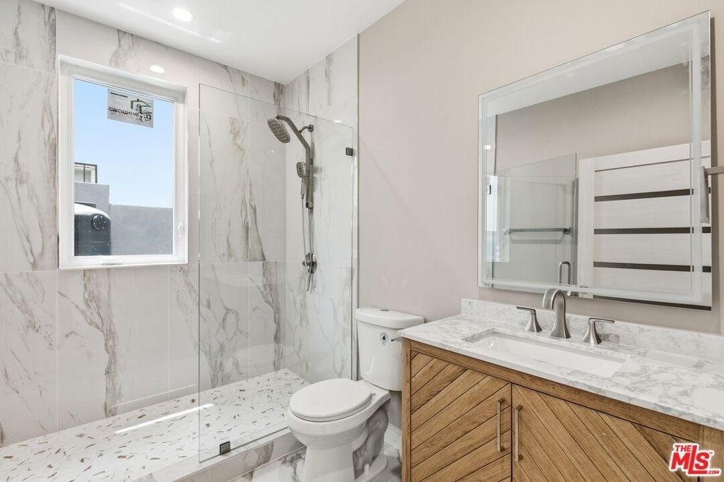 227 N Burlington Avenue - Photo 21