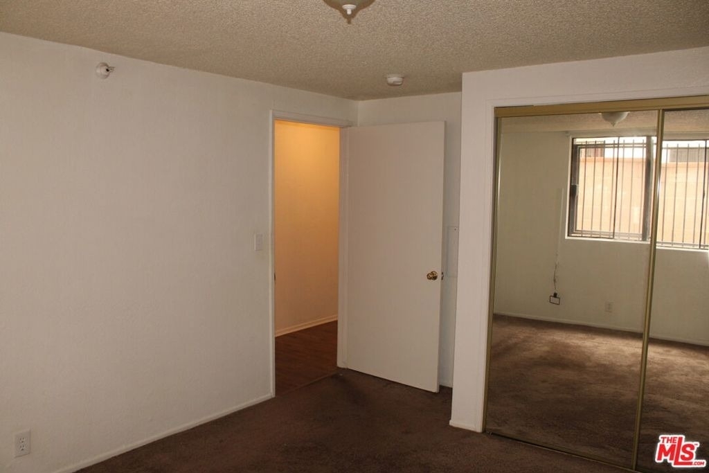 12100 Birch Avenue - Photo 9