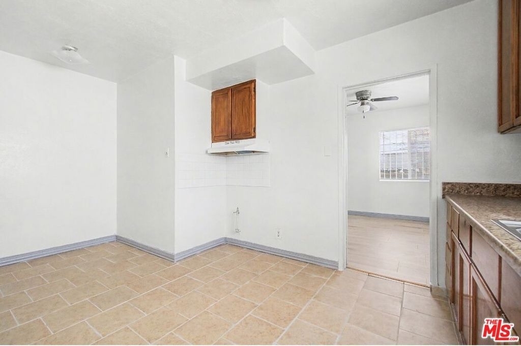 12015 S Willowbrook Avenue - Photo 7