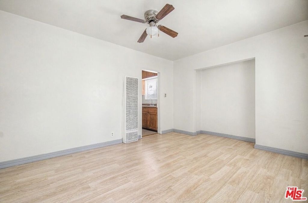 12015 S Willowbrook Avenue - Photo 1
