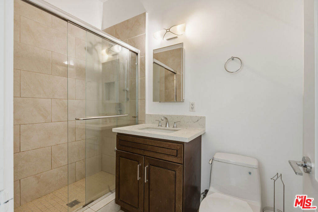 869 Warren Avenue - Photo 12
