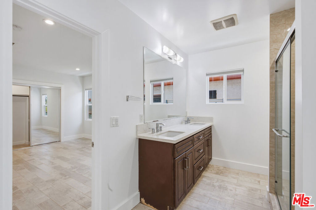 869 Warren Avenue - Photo 6