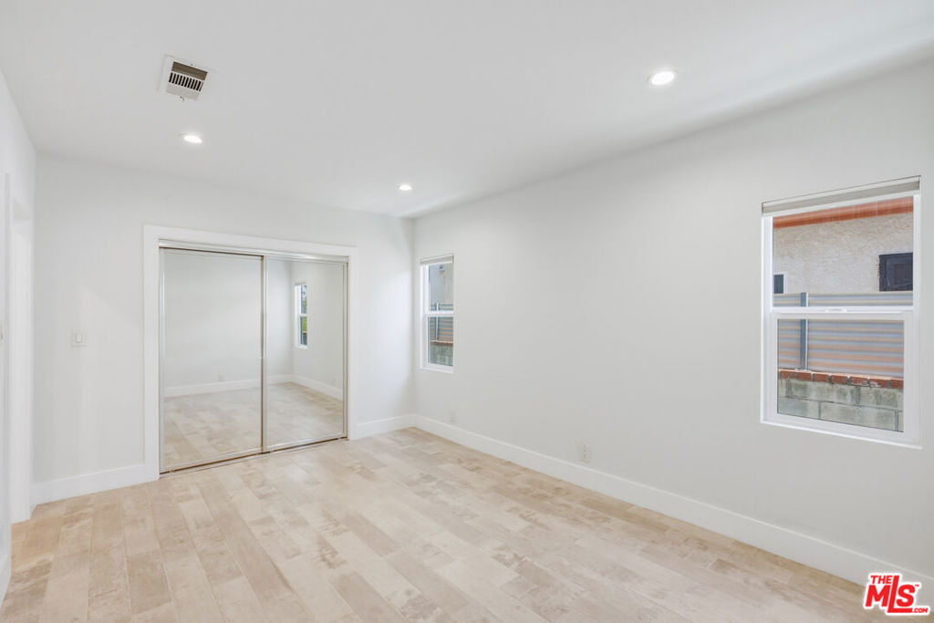 869 Warren Avenue - Photo 8