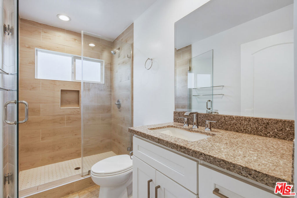 869 Warren Avenue - Photo 32