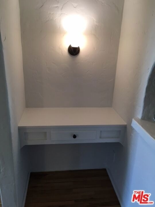 8124 Blackburn Avenue - Photo 12
