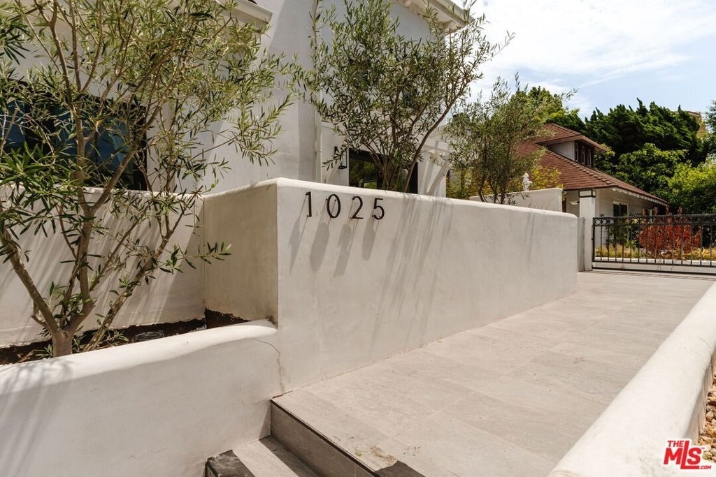 1025 Euclid Street - Photo 34