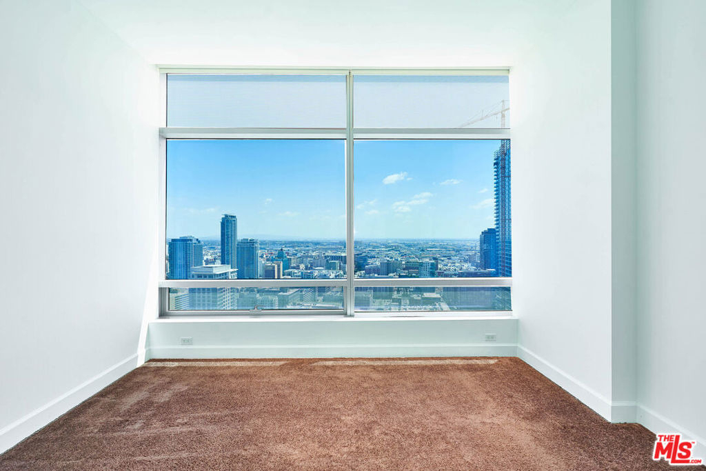 900 W Olympic Boulevard - Photo 14
