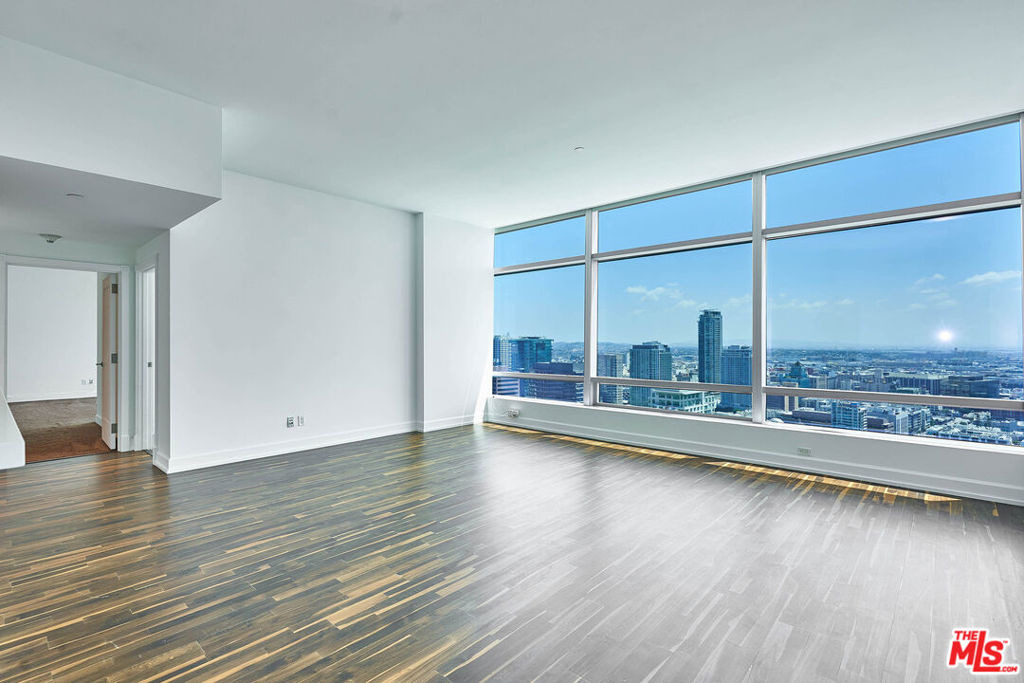 900 W Olympic Boulevard - Photo 1