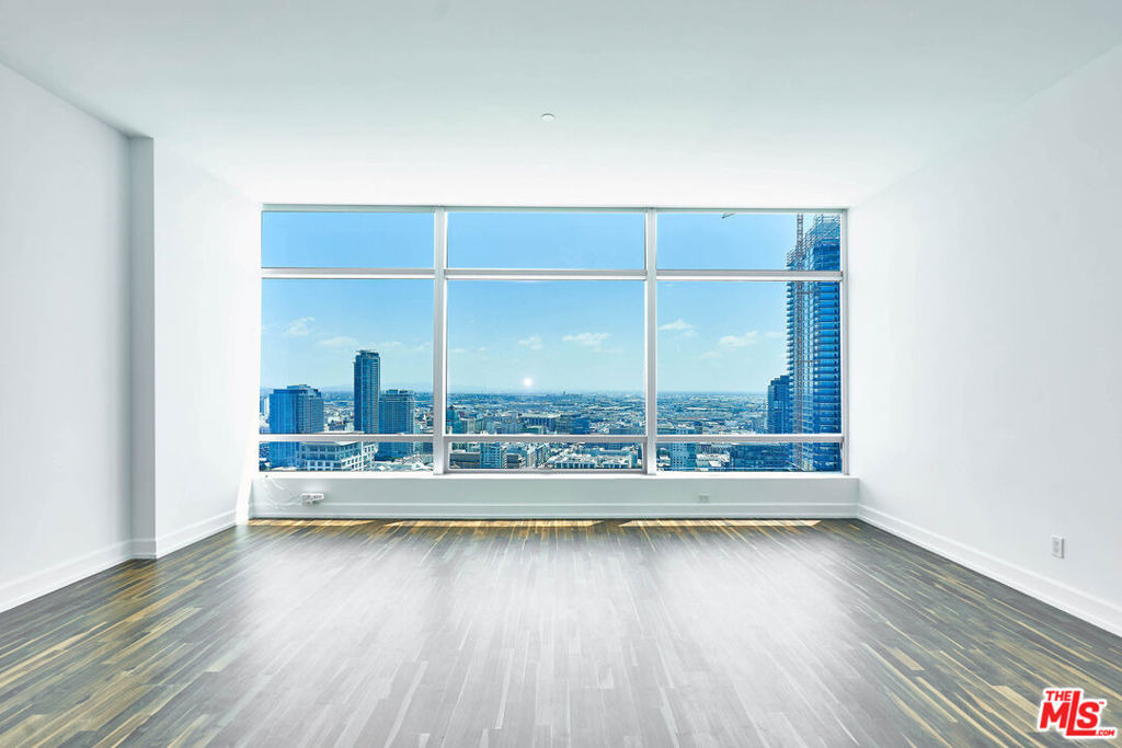 900 W Olympic Boulevard - Photo 0