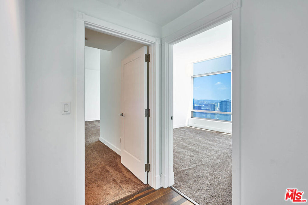 900 W Olympic Boulevard - Photo 12