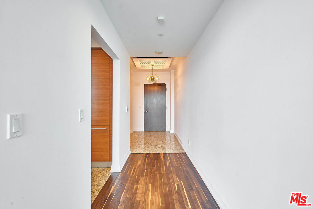 900 W Olympic Boulevard - Photo 5