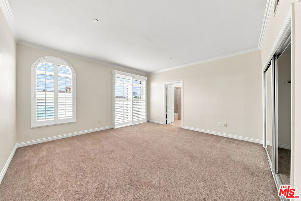 956 S Wilton Place - Photo 15