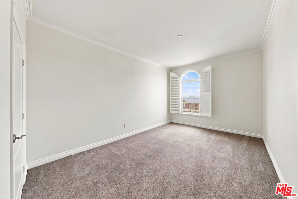 956 S Wilton Place - Photo 19