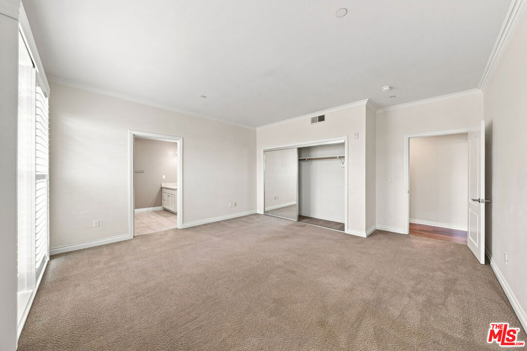 956 S Wilton Place - Photo 16