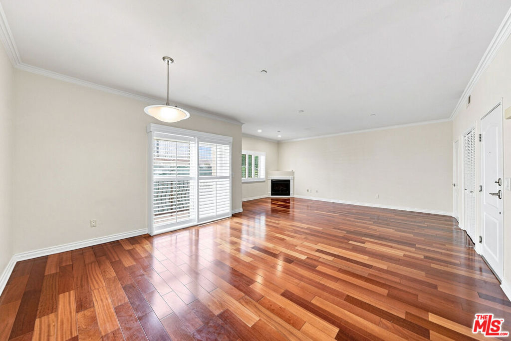 956 S Wilton Place - Photo 1