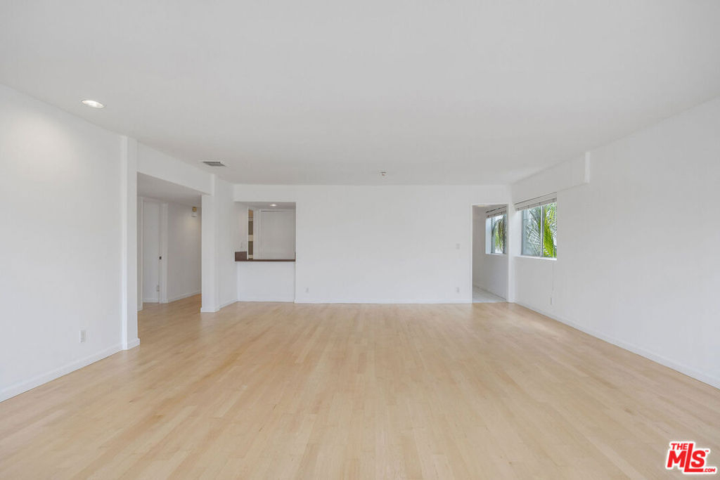 440 S Roxbury Drive - Photo 5