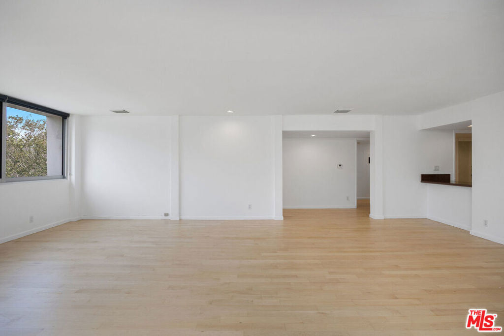440 S Roxbury Drive - Photo 6