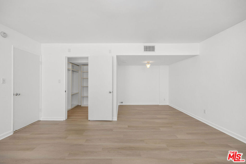 440 S Roxbury Drive - Photo 14