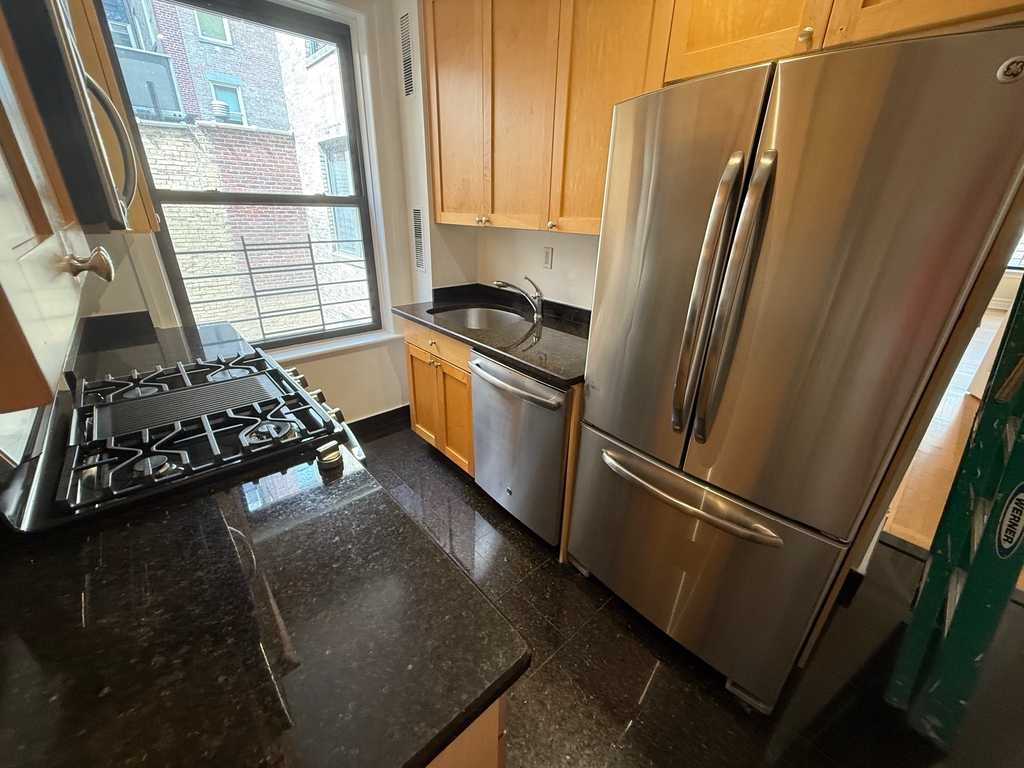 111 East 80th Street - Photo 8