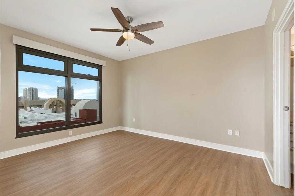 645 Front St - Photo 7
