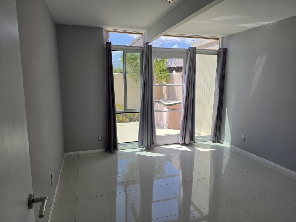 723 E Louise Drive - Photo 21