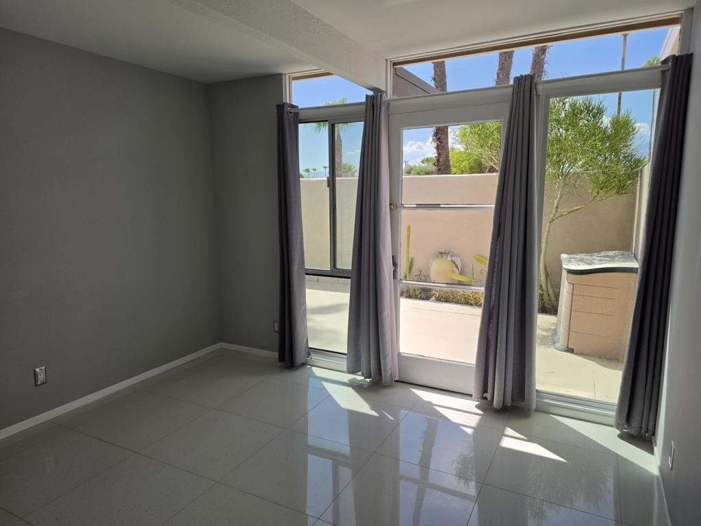 723 E Louise Drive - Photo 23