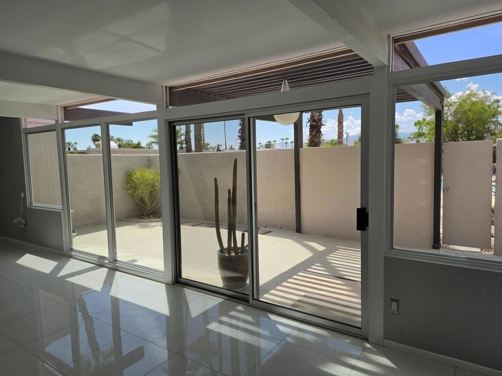 723 E Louise Drive - Photo 4