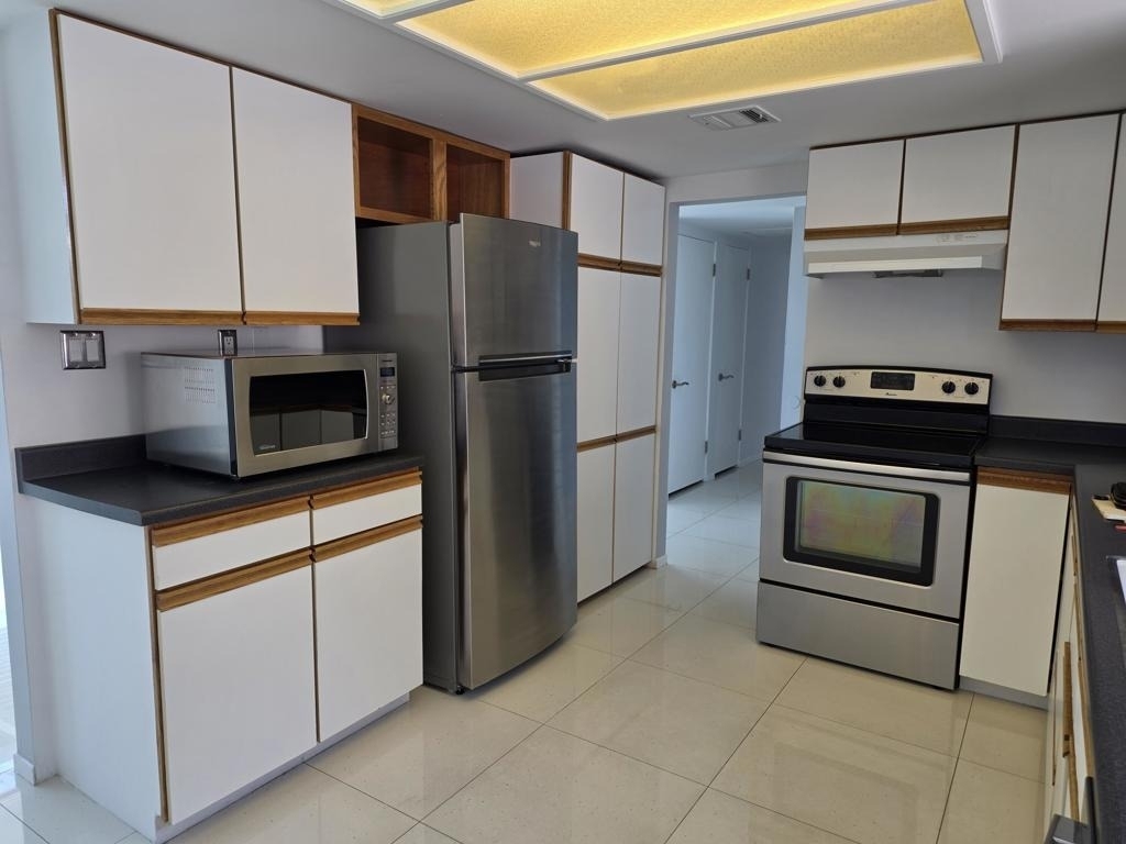 723 E Louise Drive - Photo 12