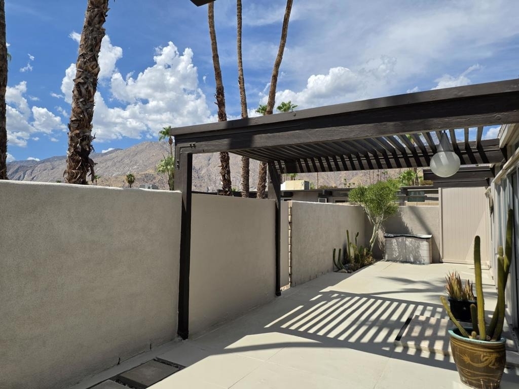 723 E Louise Drive - Photo 34
