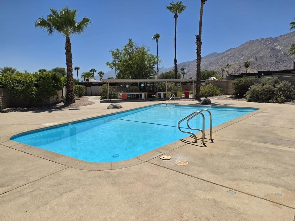 723 E Louise Drive - Photo 37