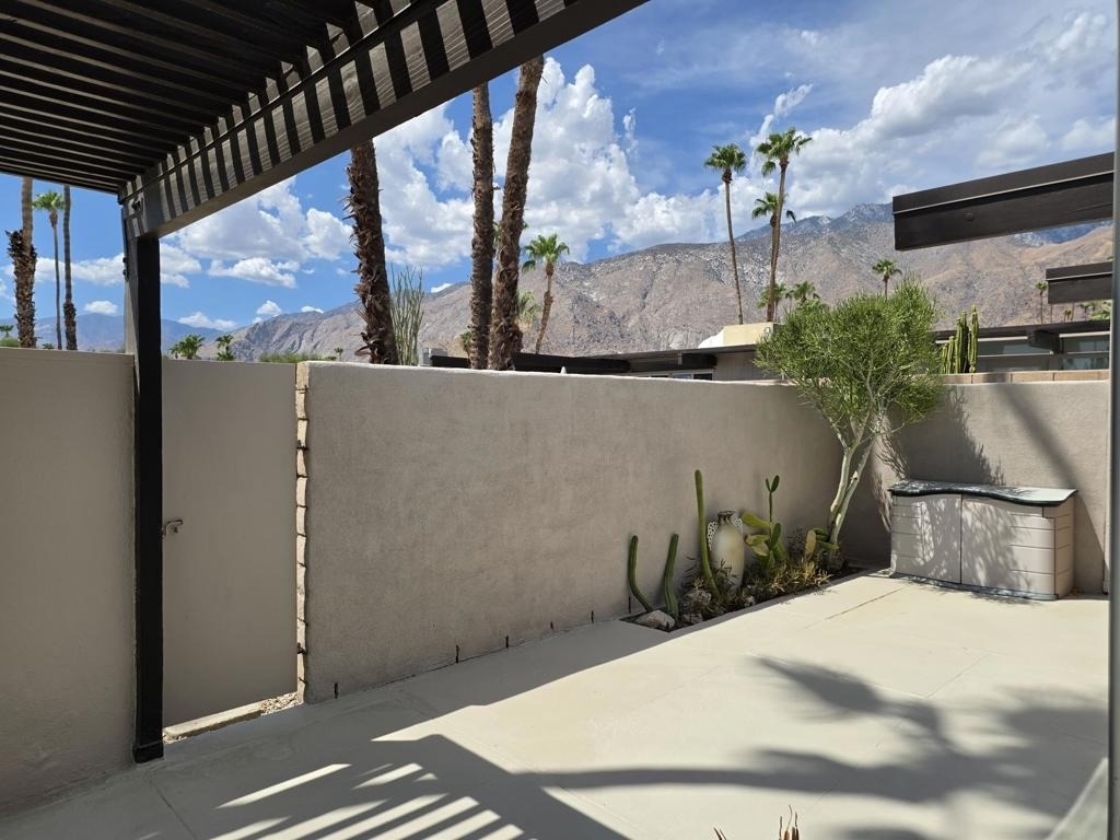 723 E Louise Drive - Photo 33