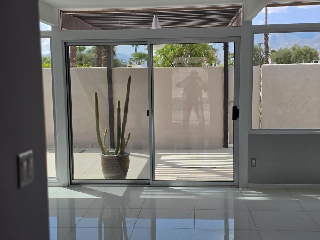 723 E Louise Drive - Photo 2