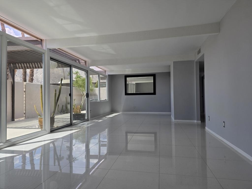 723 E Louise Drive - Photo 7
