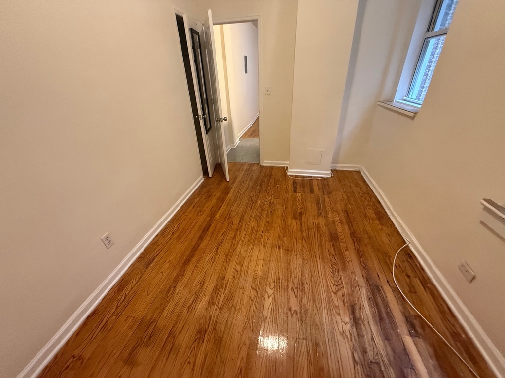 140 West 71st Street - Photo 4