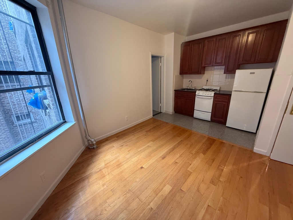 140 West 71st Street - Photo 2