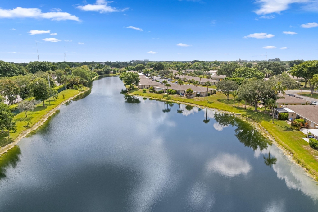 8757 Bella Vista Drive - Photo 16