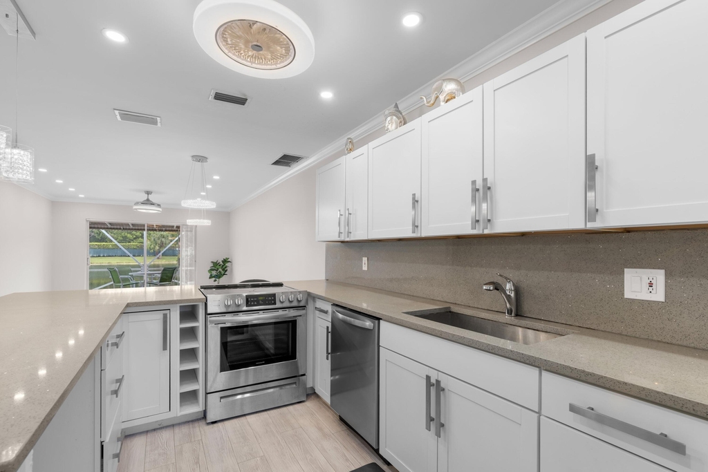 8757 Bella Vista Drive - Photo 3