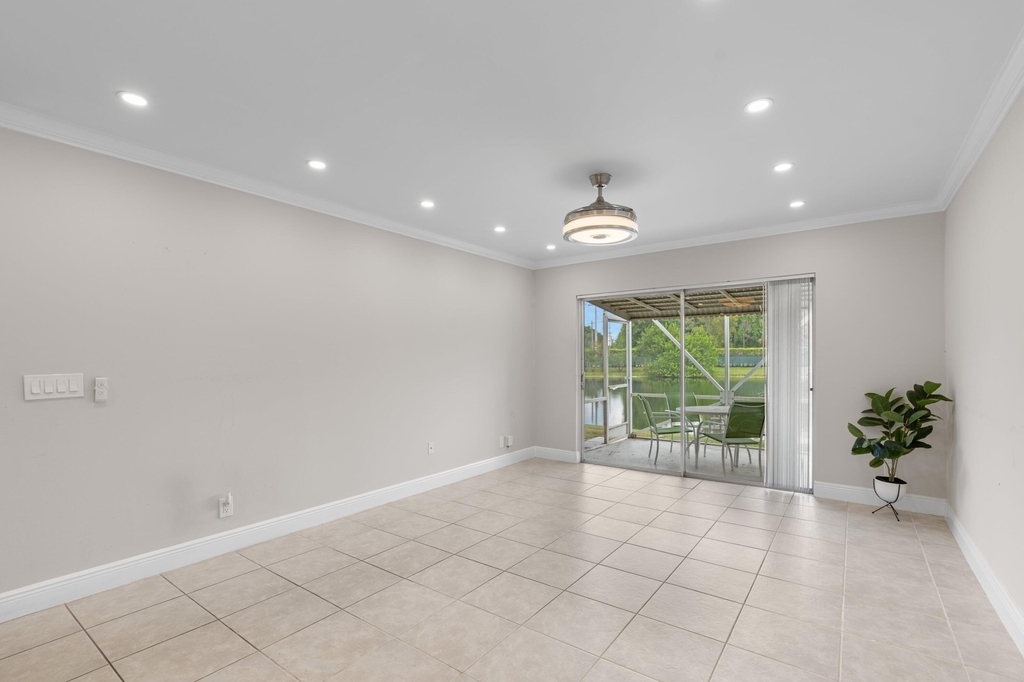8757 Bella Vista Drive - Photo 6
