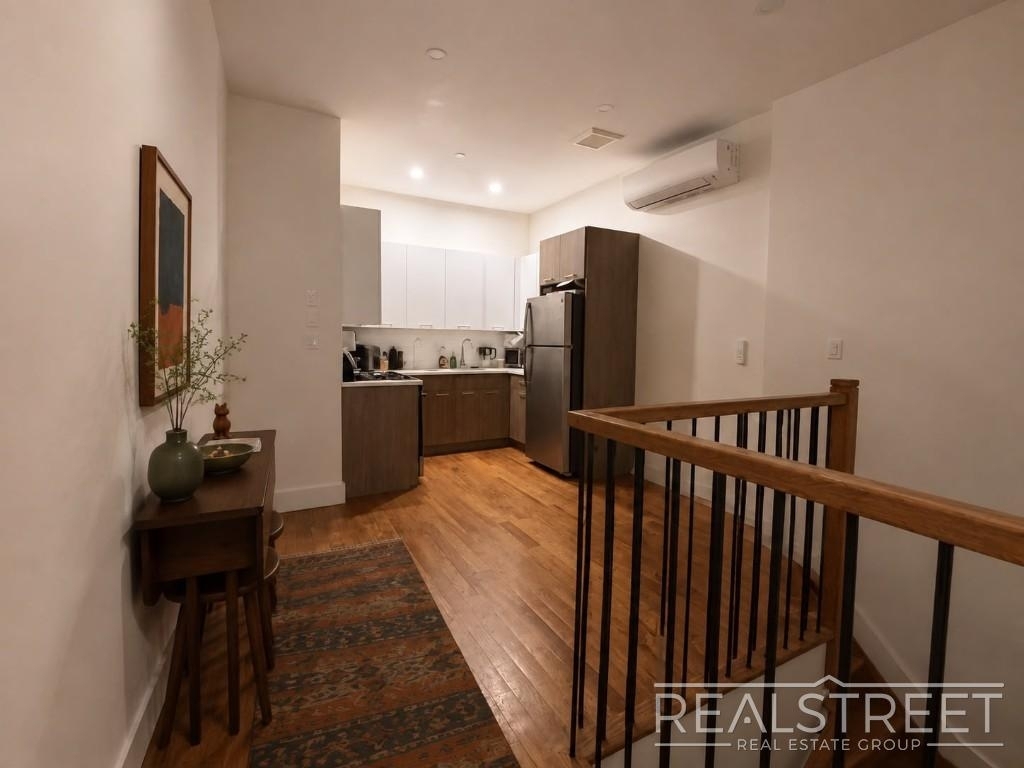 695 Dekalb Avenue - Photo 2