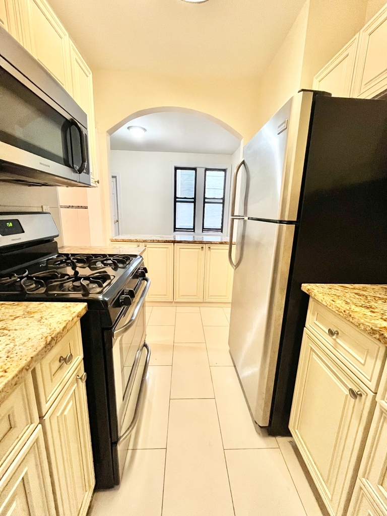 780 East 2nd Street - Photo 4