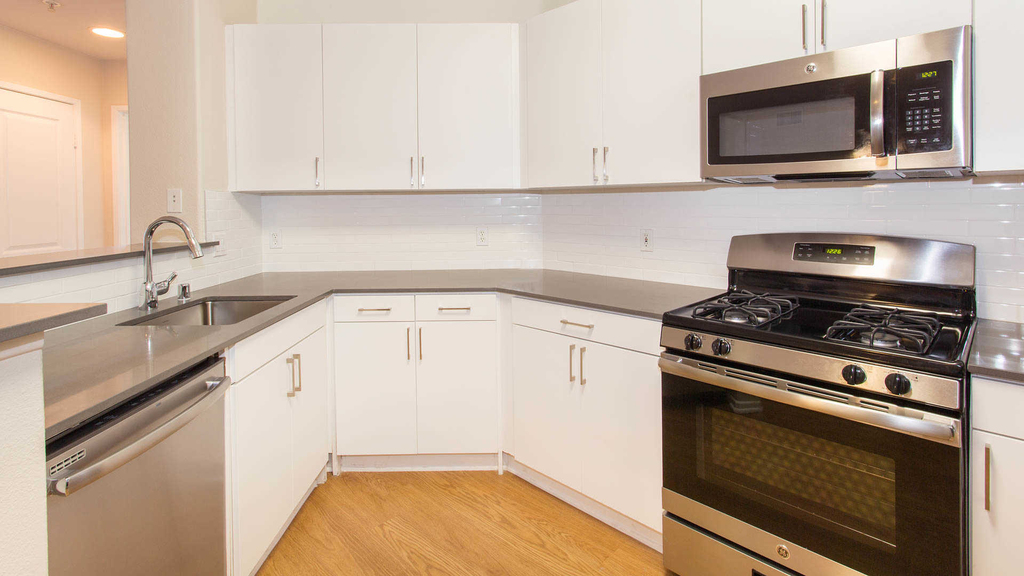 6150 De Soto Avenue - Photo 5
