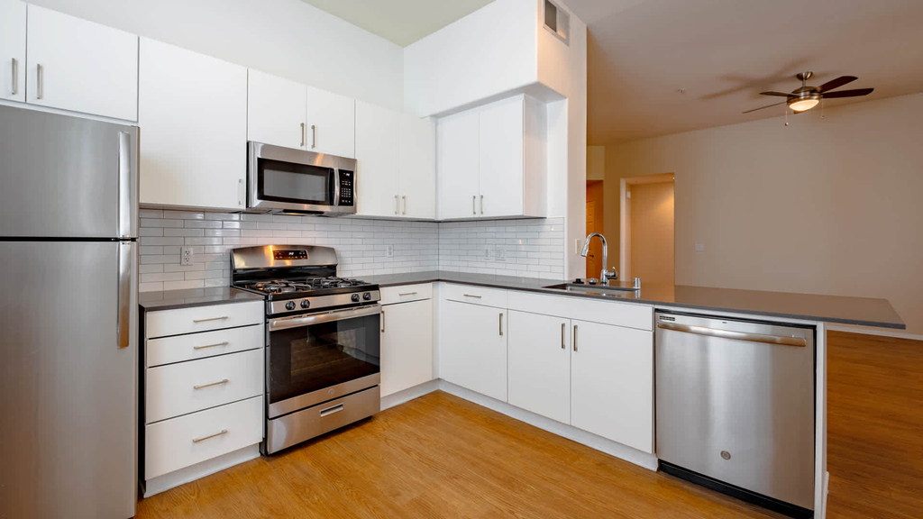 6150 De Soto Avenue - Photo 40